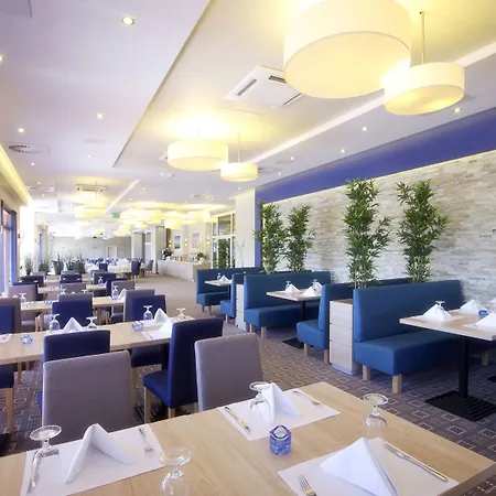 Tristan & Hotel 4*